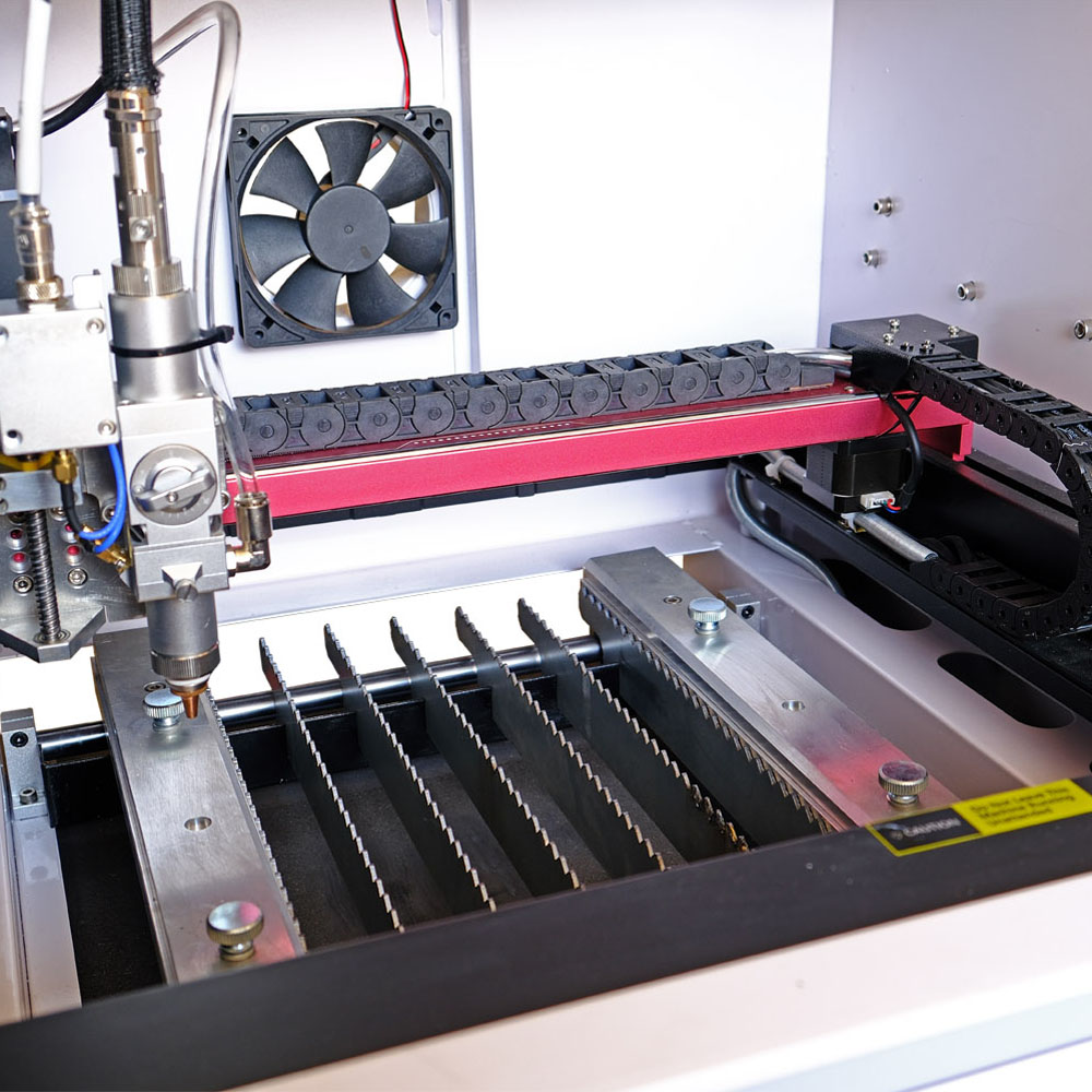 Arbeitstisch mit Schneidleisten 300 für 280 mm Schneidemaschine FIBER