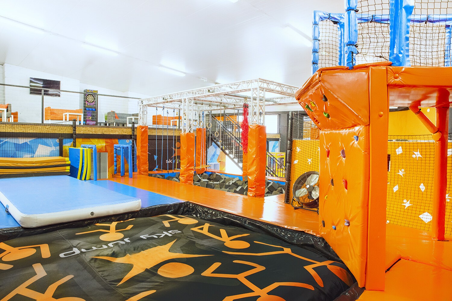 Sprungturm Jump Tower mit Bag Jump Airbag