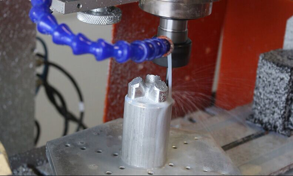 Aluminium unter dem Fräser - Foto der Arbeit 6040 5D gepostet von ChinaCNCzone